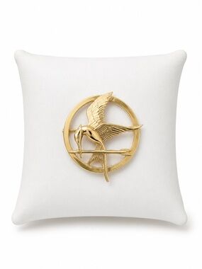 Hunger games, Mockingjay brooch